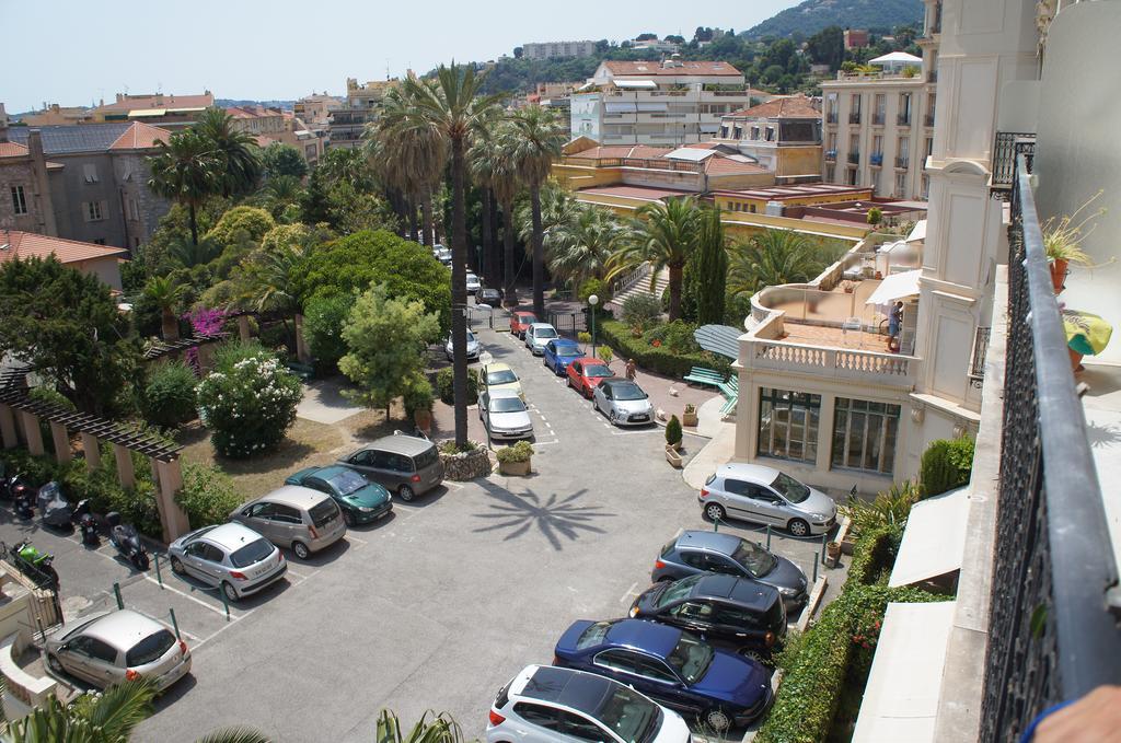 Le Louvre Lägenhet Menton Exteriör bild