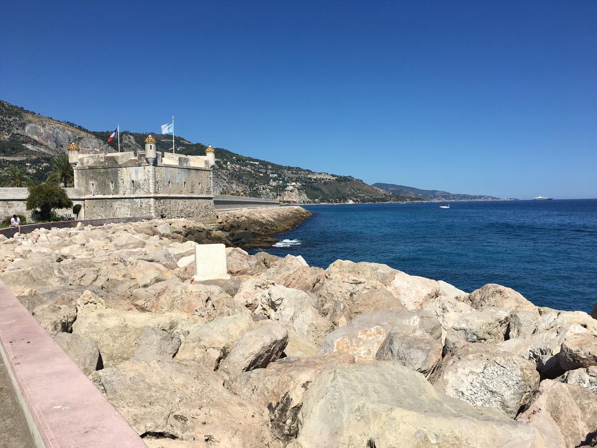 Le Louvre Lägenhet Menton Exteriör bild